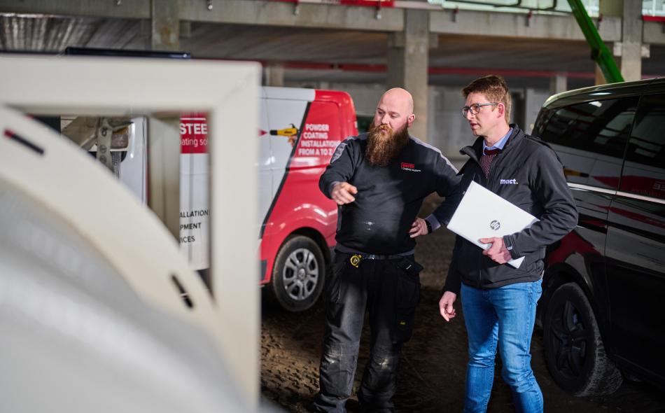 Mact op werfbezoek bij Estee om optimalisatie te bespreken